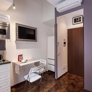 Vite 2*, Roma Itália